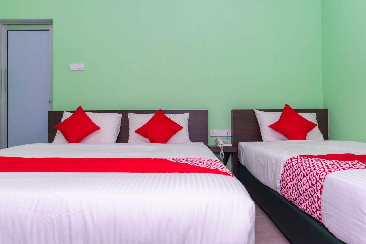 Oyo 1172 Hotel Shlyo Нусаджайя Экстерьер фото